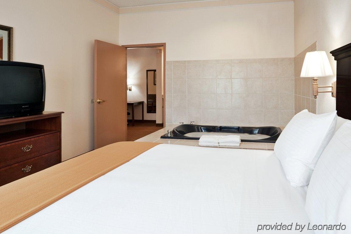 Comfort Inn & Suites Heath Quarto foto